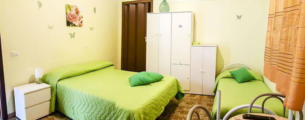 Beb I Delfini Di Casa Paola Bed and Breakfast Mascali Exteriör bild